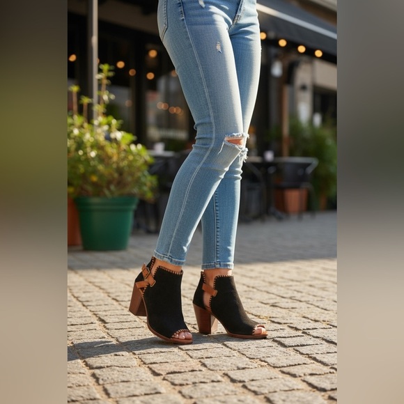 Frye Bohemian Whipstitch Suede Stacked Heel Black Peep Toe Boots Size 10 - Picture 1 of 12